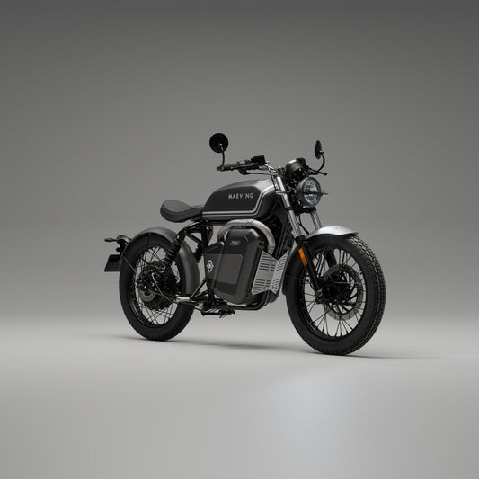 #tank_blackout_edition_seat_sattel_braun_mudguards_mattschwarze_kotflügel_und_einlagen_am_batteriegehäuse