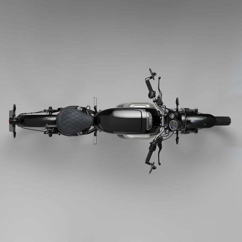 #tank_tank_schwarz_seat_sattel_schwarz_mudguards_mattschwarze_kotflügel_und_carbonfaser-einlagen_am_batteriegehäuse
