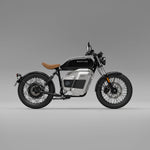 #tank_tank_schwarz_seat_sattel_braun_mudguards_kotflügel_und_batteriegehäuse-einlagen_aus_carbonfaser